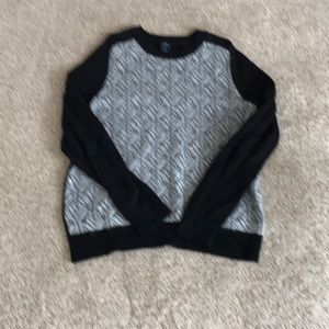 Gap sweater